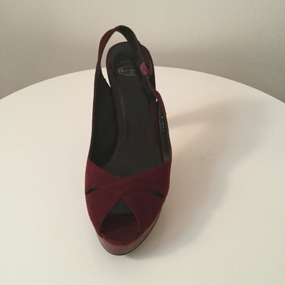 Stuart Weitzman Pump - Picture 3 of 3